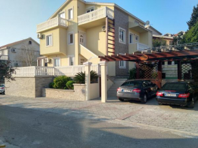 Отель Apartments Sandra  Тиват